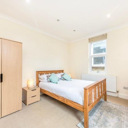 Stylish & Spacious 3 Bed Victorian House Sleeps Up To 7 - Near O2, Museums, Excel, Mazehill Station 12 Mins Direct Into London Bridge Βίλα Εξωτερικό φωτογραφία