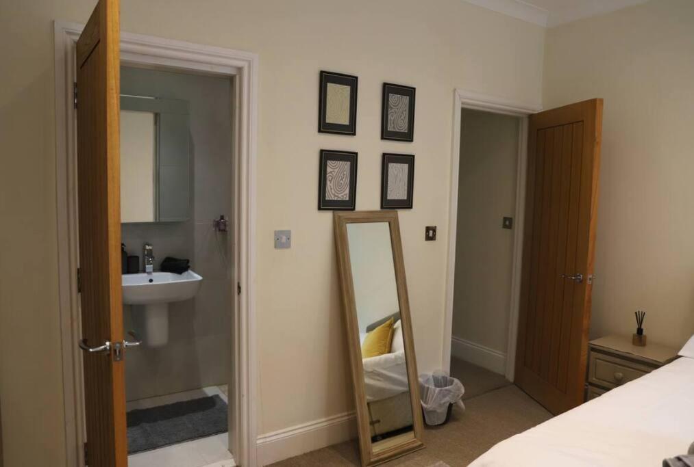 Stylish & Spacious 3 Bed Victorian House Sleeps Up To 7 - Near O2, Museums, Excel, Mazehill Station 12 Mins Direct Into London Bridge Βίλα Εξωτερικό φωτογραφία