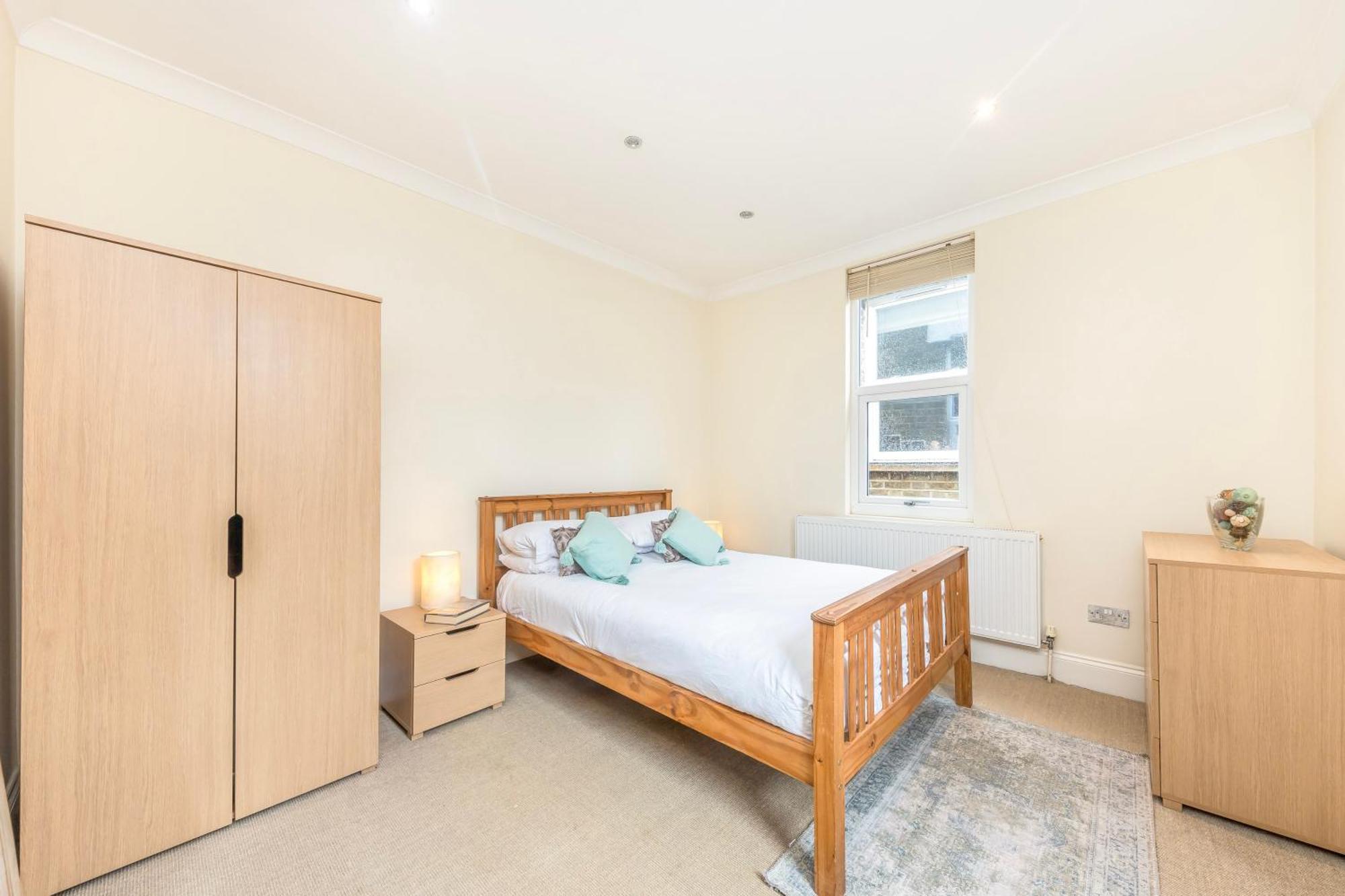 Stylish & Spacious 3 Bed Victorian House Sleeps Up To 7 - Near O2, Museums, Excel, Mazehill Station 12 Mins Direct Into London Bridge Βίλα Εξωτερικό φωτογραφία